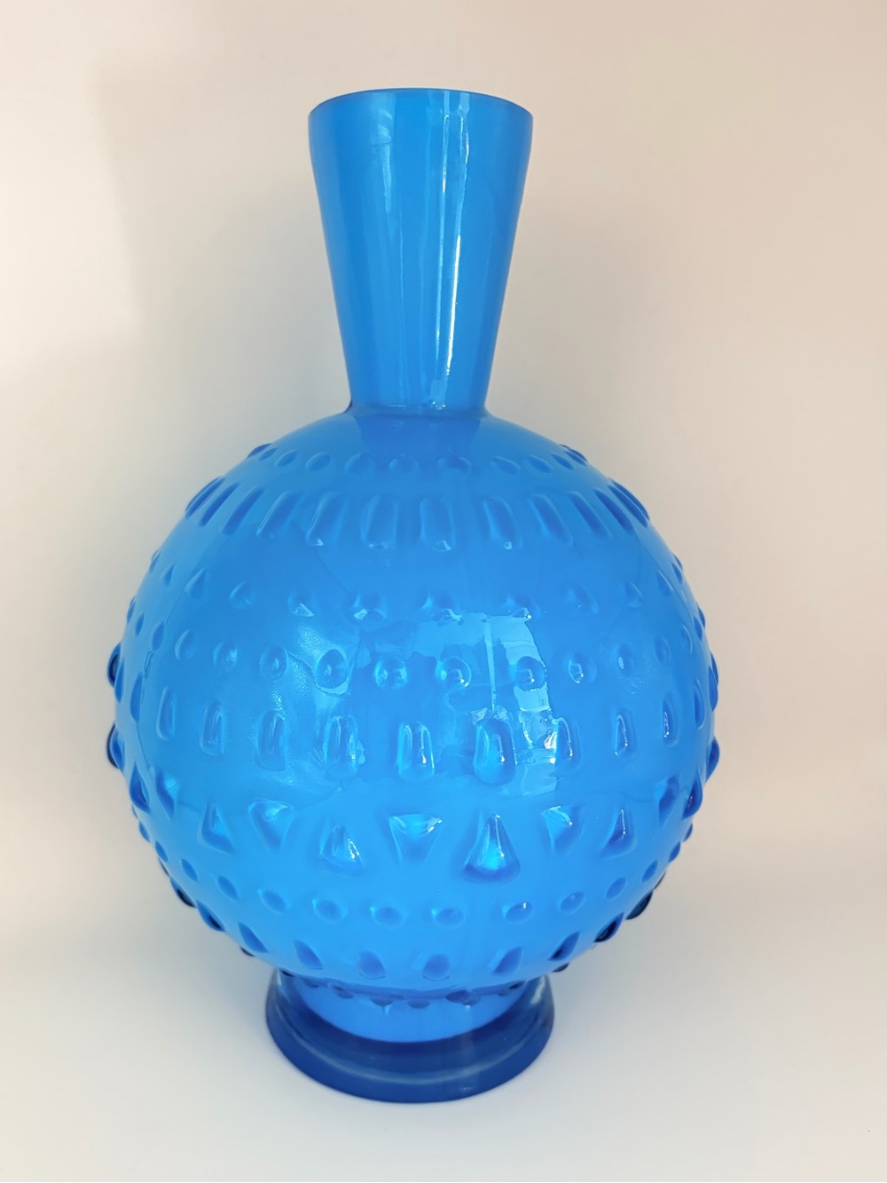 Vintage 1960s Empoli-style Italian blue cased glass hobnail vase/decanter